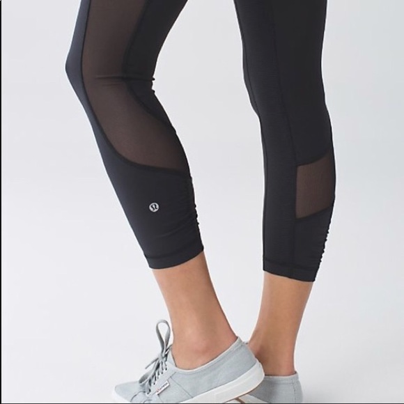 Lululemon capris size 12 - Picture 2 of 4